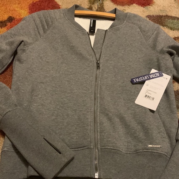 NWT. Mondetta Stylish active wear Color Grey SP - Picture 1 of 2